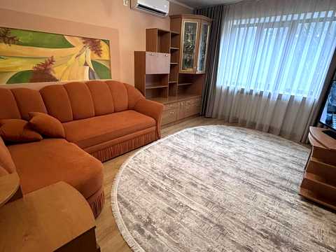квартира за адресою Академіка Андрія Сахарова вул. (Суворова), 20