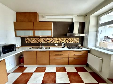 квартира за адресою Зоопаркова вул., 4