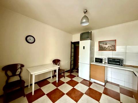квартира за адресою Зоопаркова вул., 4