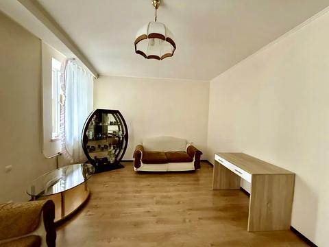 квартира за адресою Зоопаркова вул., 4