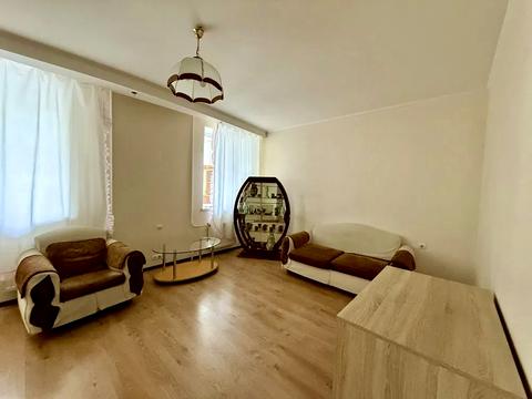 квартира за адресою Зоопаркова вул., 4