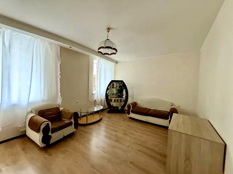 квартира за адресою Зоопаркова вул., 4