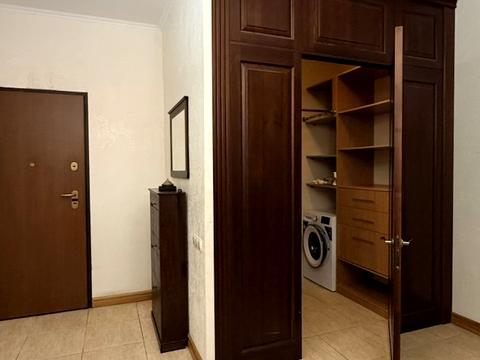 квартира за адресою Літературна вул., 1а