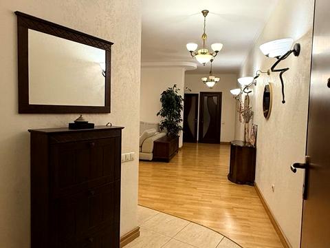 квартира за адресою Літературна вул., 1а