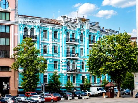 комерційна за адресою Десятинна вул., 1/3