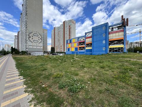 паркомісце за адресою Софії Русової вул., 9