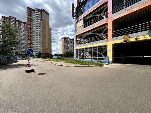 паркомісце за адресою Софії Русової вул., 9