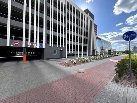 паркоместо по адресу Олександра Олеся ул., 25
