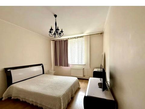квартира за адресою Зоопаркова вул., 4