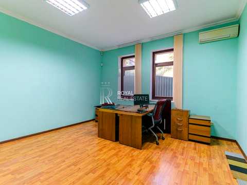 комерційна за адресою Павла Загребельного вул. (Миколи Раєвського), 11