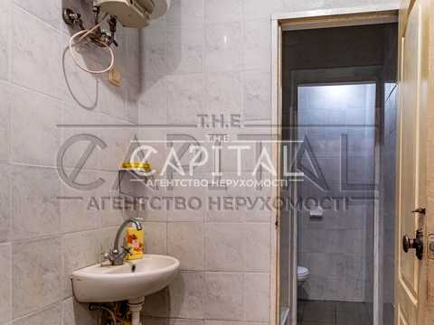 комерційна за адресою Василя Верховинця вул., 10