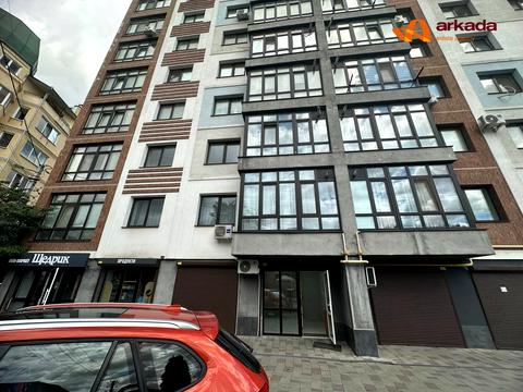 комерційна за адресою Берегова вул., 18