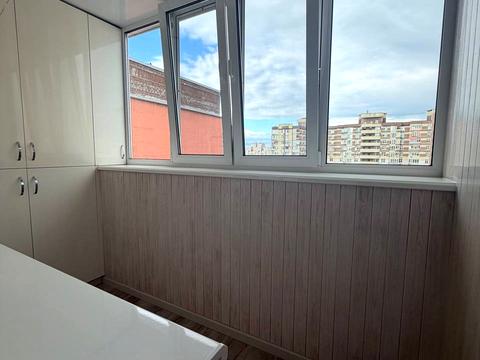 квартира за адресою Анни Ахматової вул., 30
