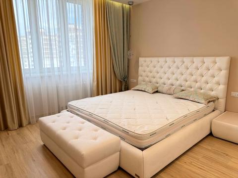 квартира за адресою Анни Ахматової вул., 30