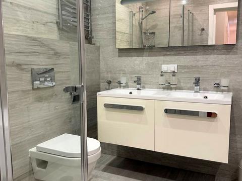 квартира за адресою Анни Ахматової вул., 30