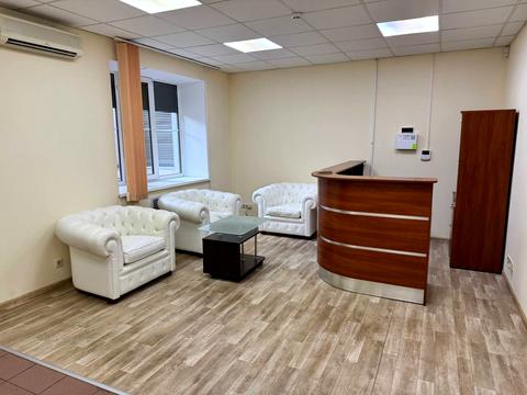 комерційна за адресою Шовковична вул., 7-А