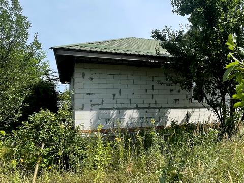 дом по адресу с. Каменные Потоки, Вулиця Центральна