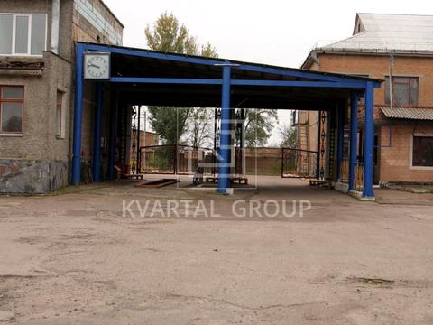 комерційна за адресою Низгірецька вул., 12а