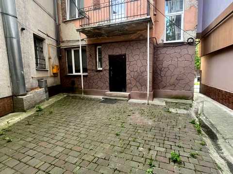 комерційна за адресою Галицька вул., 60