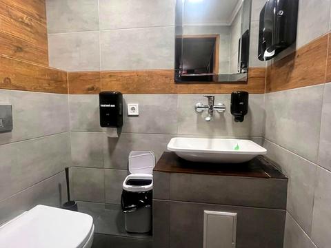 комерційна за адресою Галицька вул., 60