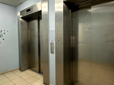 комерційна за адресою Саксаганського вул., 120