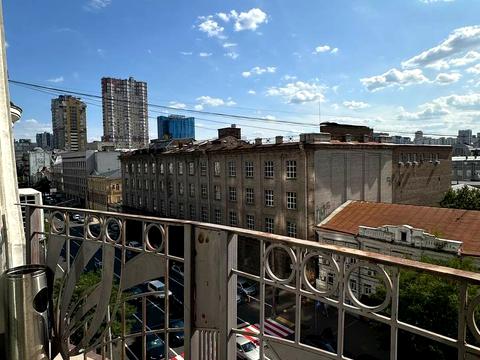 комерційна за адресою Саксаганського вул., 120