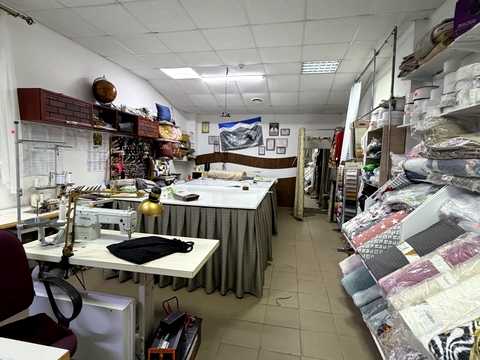 комерційна за адресою Незалежності вул., 83