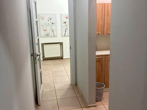 комерційна за адресою Базарна вул., 49