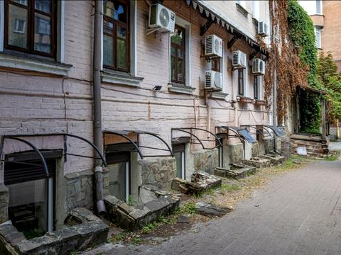 коммерческая по адресу Введенская ул., 25А