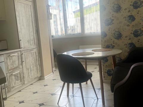 квартира за адресою Яблунева вул., (5-В)