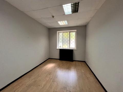 комерційна за адресою Леонтовича вул., 5а