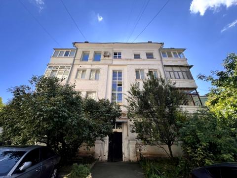комерційна за адресою Леонтовича вул., 5а