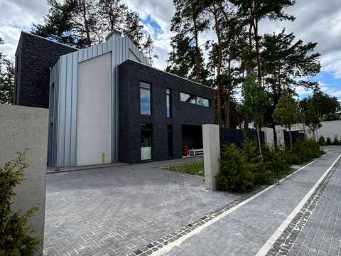 дом по адресу 9-я Линия ул., 23