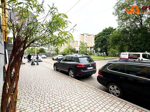 комерційна за адресою Пасічна вул., 38а