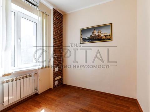 комерційна за адресою Оболонська вул., 20