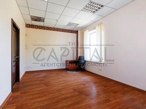 комерційна за адресою Оболонська вул., 20
