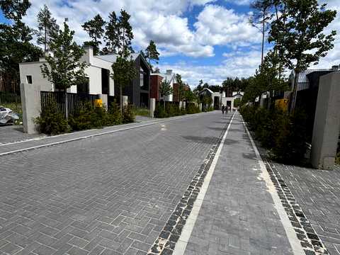 дом по адресу 9-я Линия ул., 23