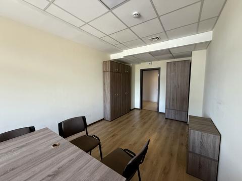 комерційна за адресою майдан Незалежності пл., 2