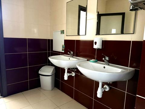 комерційна за адресою майдан Незалежності пл., 2