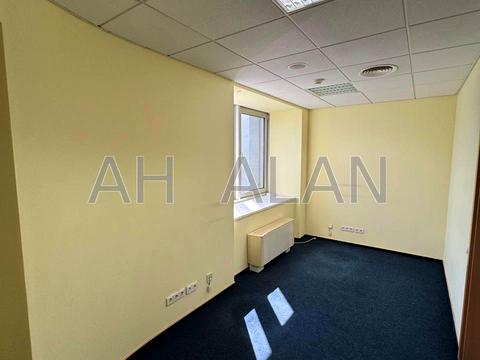 комерційна за адресою Дегтярівська вул., 62