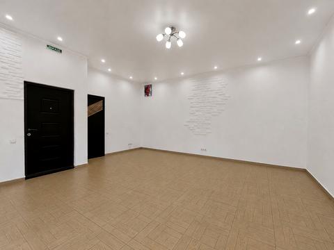 комерційна за адресою Миру вул., 40