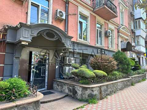 комерційна за адресою Саксаганського вул., 84-86