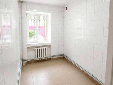 комерційна за адресою Степана Бандери вул., 48