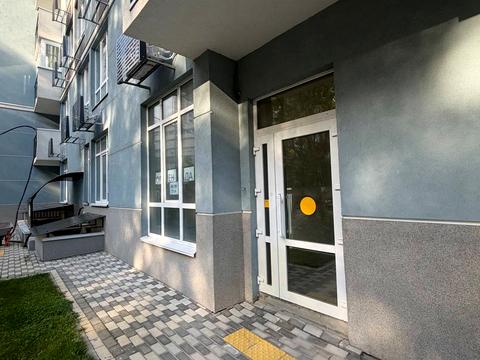 комерційна за адресою Валер'яна Підмогильного вул., 5