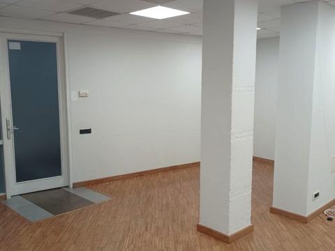 комерційна за адресою Крутогорний, 12б