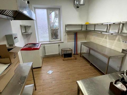 комерційна за адресою Одеська вул., 68