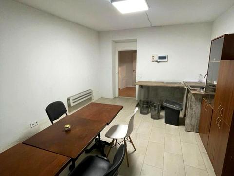 комерційна за адресою Одеська вул., 68