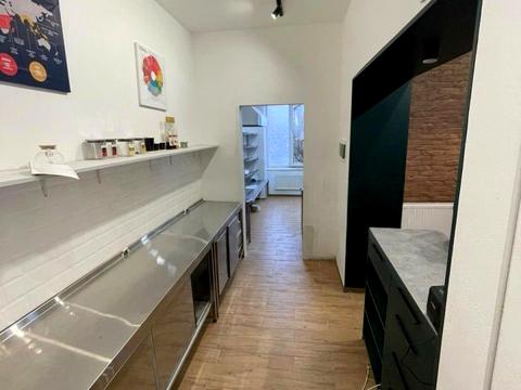 комерційна за адресою Одеська вул., 68