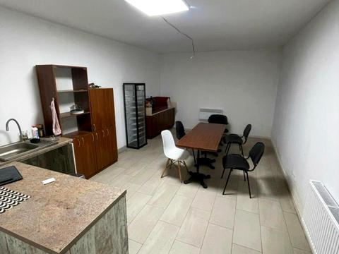 комерційна за адресою Одеська вул., 68