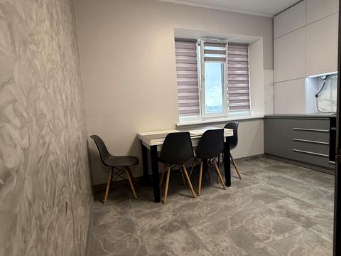 квартира по адресу Митрополита Шептицького ул., 1-Б